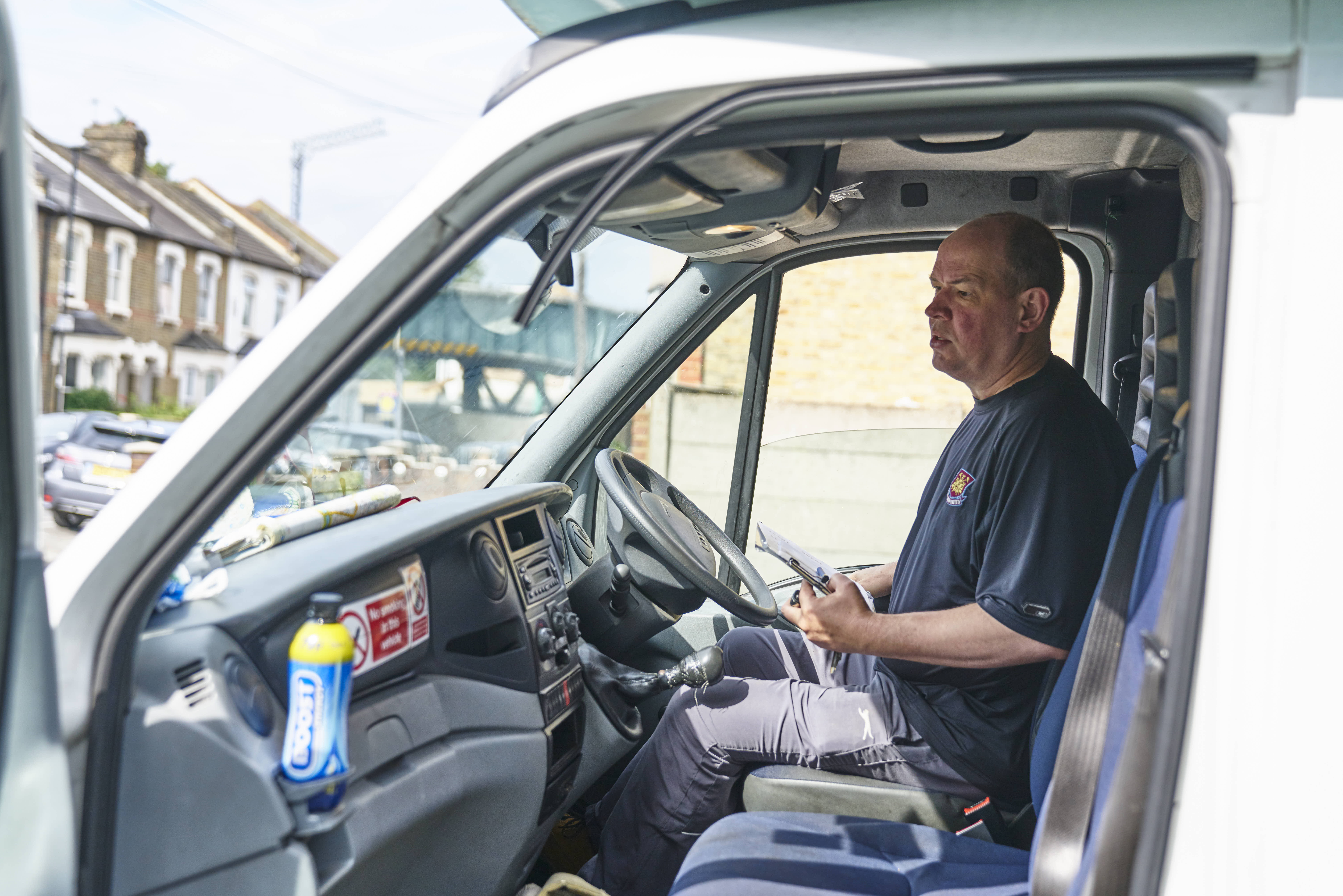 volunteer-van-driver-mobile-library-quakersocialaction-uk